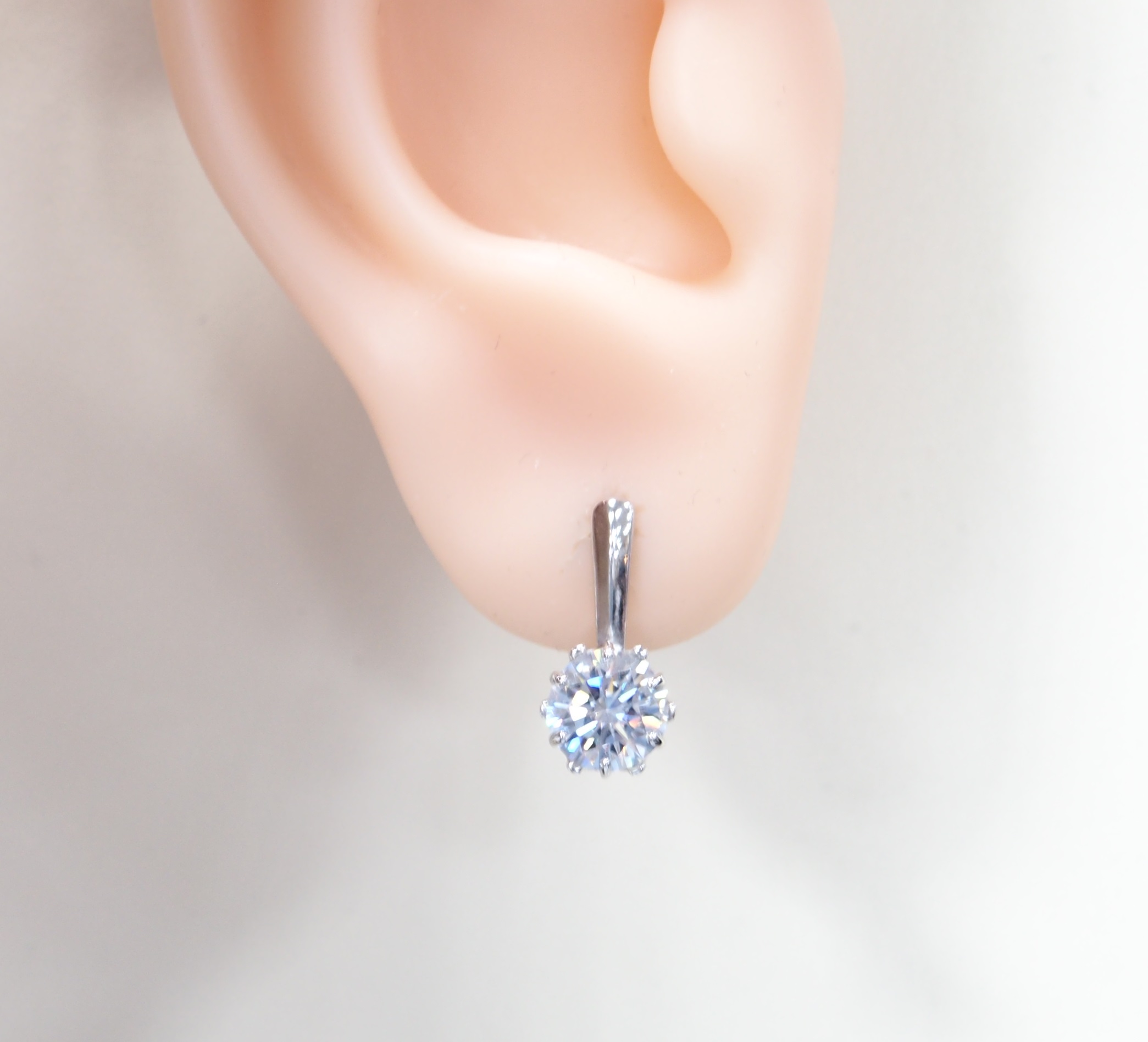 Серебряные серьги 925 пробы; вставки 2 Фианит бесцв.;